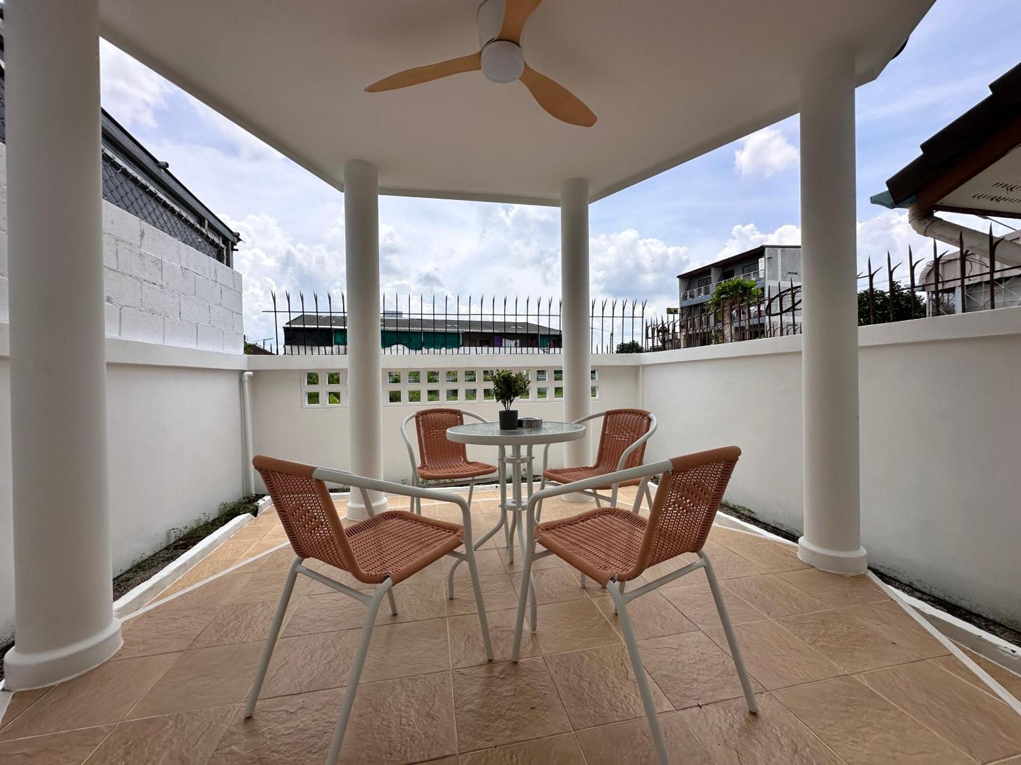 Home Living 8 At Hat Yai Ban Kho Hong Eksteriør billede